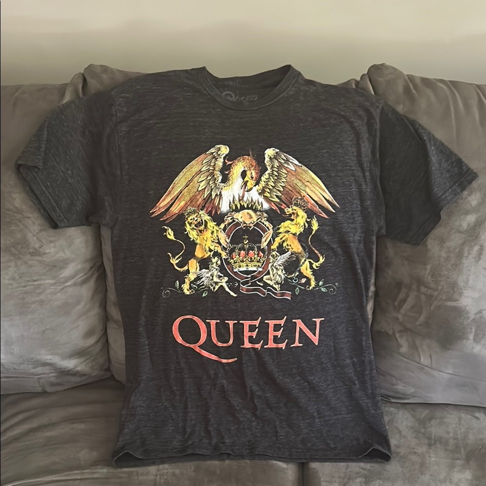 Queen Dark Heather Tee